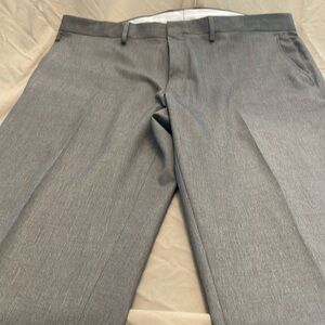 Kenneth Cole Reaction gray heather dress pants. 40 waist 32 inseam